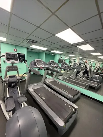 5255 Collins Avenue Miami Beach FL 33140