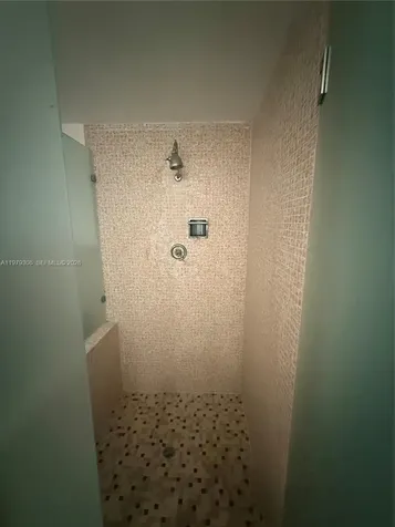 5255 Collins Avenue Miami Beach FL 33140