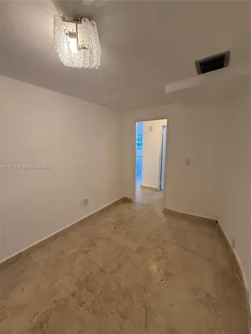 5255 Collins Avenue Miami Beach FL 33140