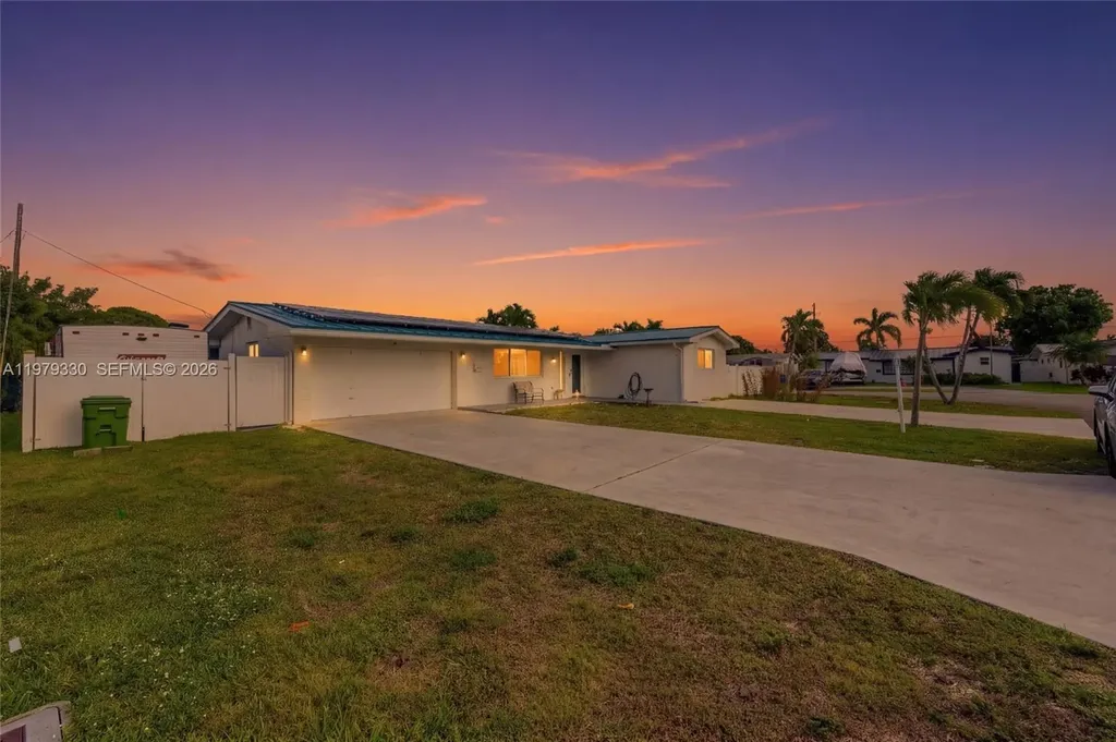 1101 NW 86th Terrace Pembroke Pines FL 33024
