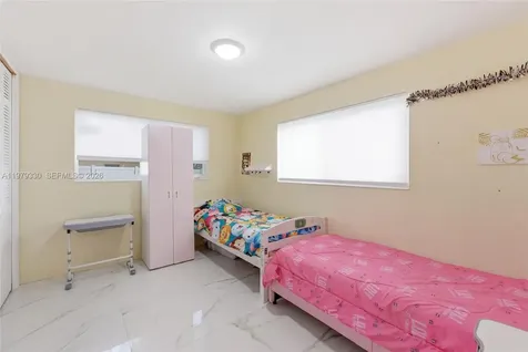 1101 NW 86th Terrace Pembroke Pines FL 33024