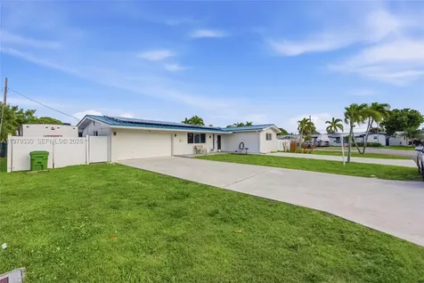 1101 NW 86th Terrace Pembroke Pines FL 33024