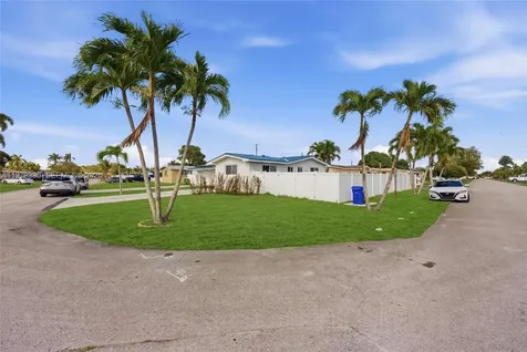 1101 NW 86th Terrace Pembroke Pines FL 33024