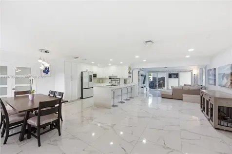 1101 NW 86th Terrace Pembroke Pines FL 33024
