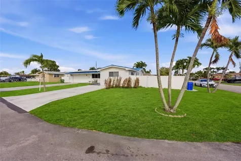 1101 NW 86th Terrace Pembroke Pines FL 33024