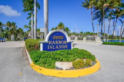 1448 Mariner Way Hollywood FL 33019