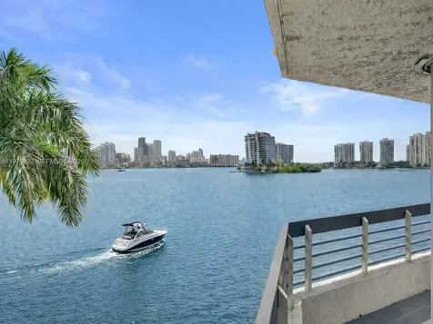 3530 Mystic Pointe Drive Aventura FL 33180