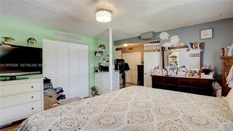 1715 SW 84th Avenue Miami FL 33155