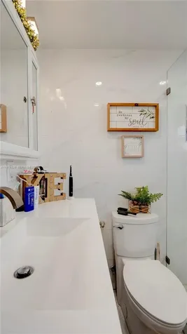 1715 SW 84th Avenue Miami FL 33155