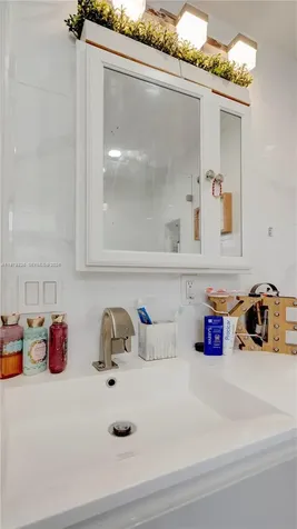 1715 SW 84th Avenue Miami FL 33155