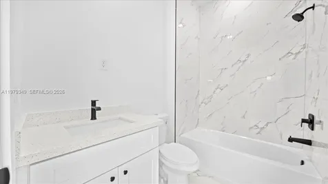 826/828 Diplomat Parkway E Cape Coral FL 33909