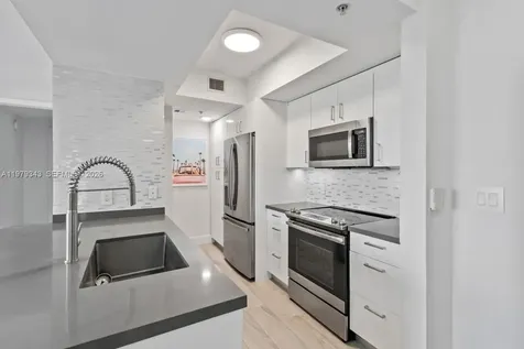 110 Washington Avenue Miami Beach FL 33139