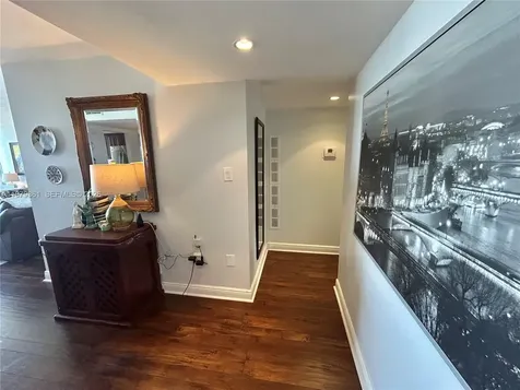 18031 Biscayne Boulevard Aventura FL 33160