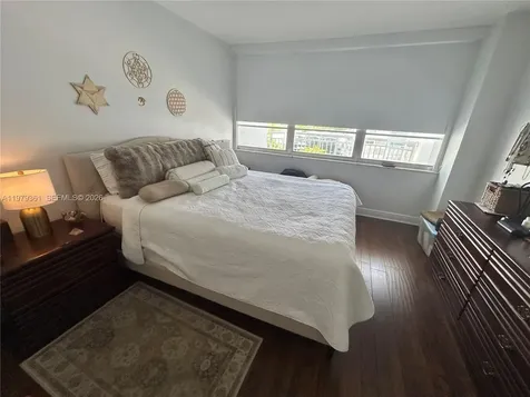 18031 Biscayne Boulevard Aventura FL 33160