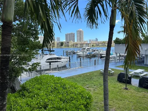 18031 Biscayne Boulevard Aventura FL 33160