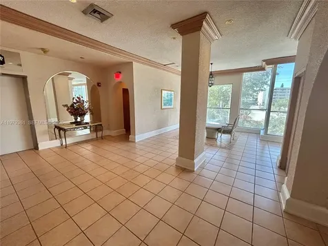 18031 Biscayne Boulevard Aventura FL 33160