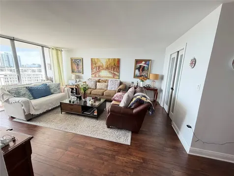 18031 Biscayne Boulevard Aventura FL 33160