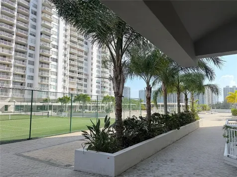 18031 Biscayne Boulevard Aventura FL 33160