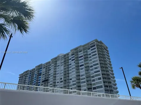18031 Biscayne Boulevard Aventura FL 33160