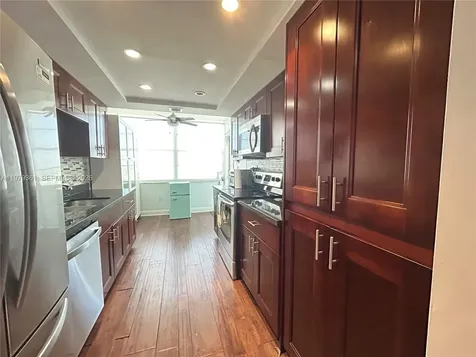 18031 Biscayne Boulevard Aventura FL 33160