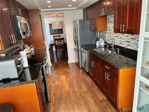 18031 Biscayne Boulevard Aventura FL 33160