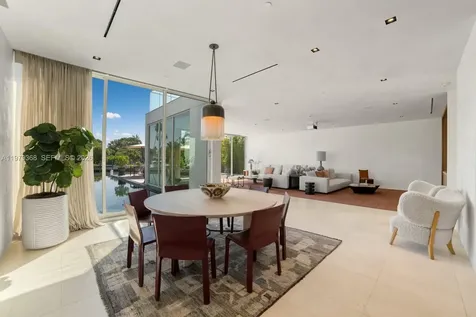 1051 W 48th Street Miami Beach FL 33140