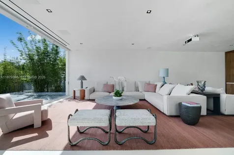 1051 W 48th Street Miami Beach FL 33140