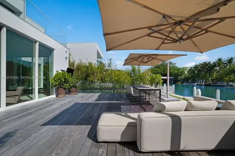 1051 W 48th Street Miami Beach FL 33140