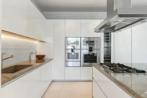 1051 W 48th Street Miami Beach FL 33140