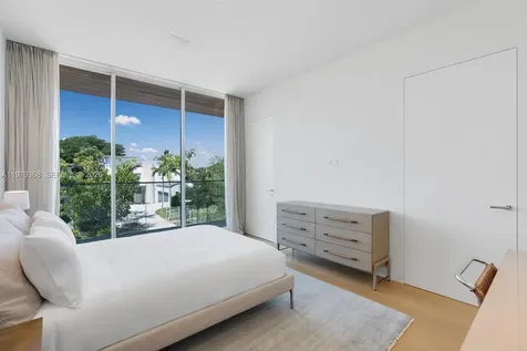 1051 W 48th Street Miami Beach FL 33140
