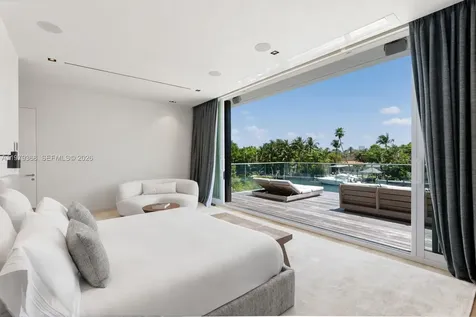 1051 W 48th Street Miami Beach FL 33140