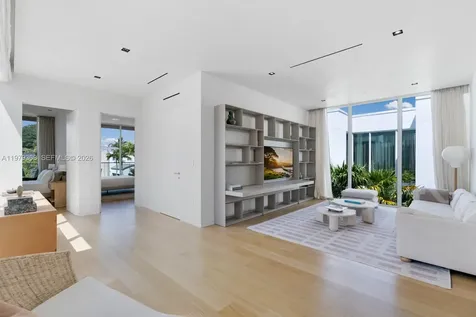 1051 W 48th Street Miami Beach FL 33140