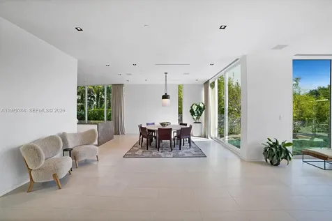 1051 W 48th Street Miami Beach FL 33140