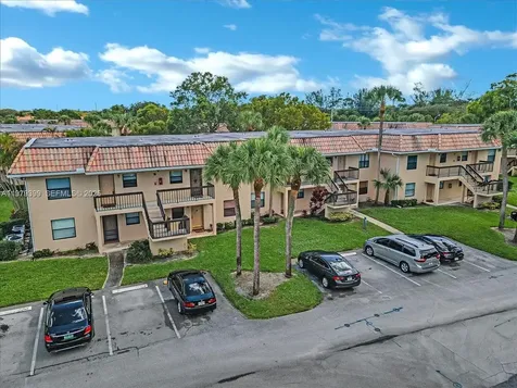 6832 S Palmetto Circle S Boca Raton FL 33433