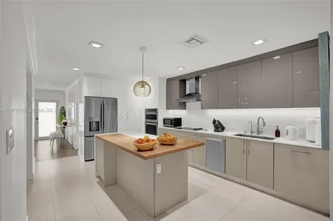 2301 NE 196th Street Miami FL 33180