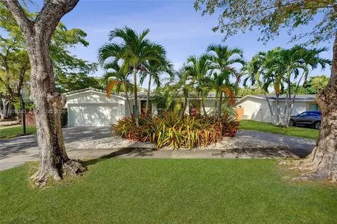 2301 NE 196th Street Miami FL 33180