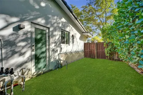 2301 NE 196th Street Miami FL 33180