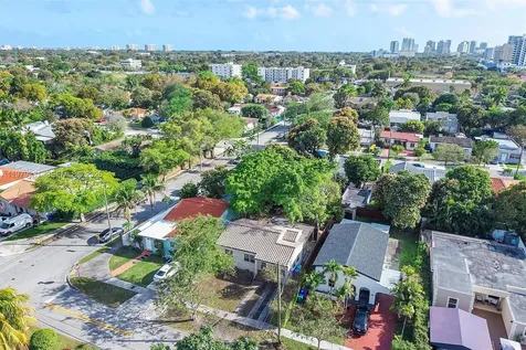 2508 SW 19th Terrace Miami FL 33145