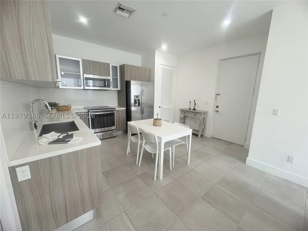 1045 NE 18th Avenue Fort Lauderdale FL 33304