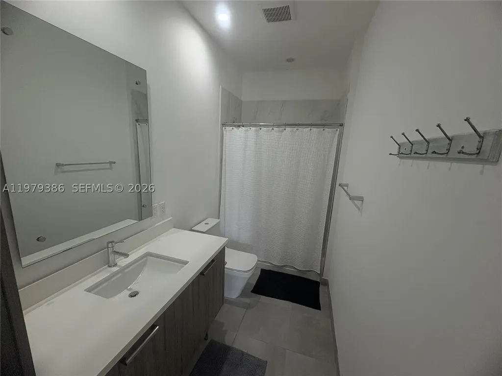 1045 NE 18th Avenue Fort Lauderdale FL 33304