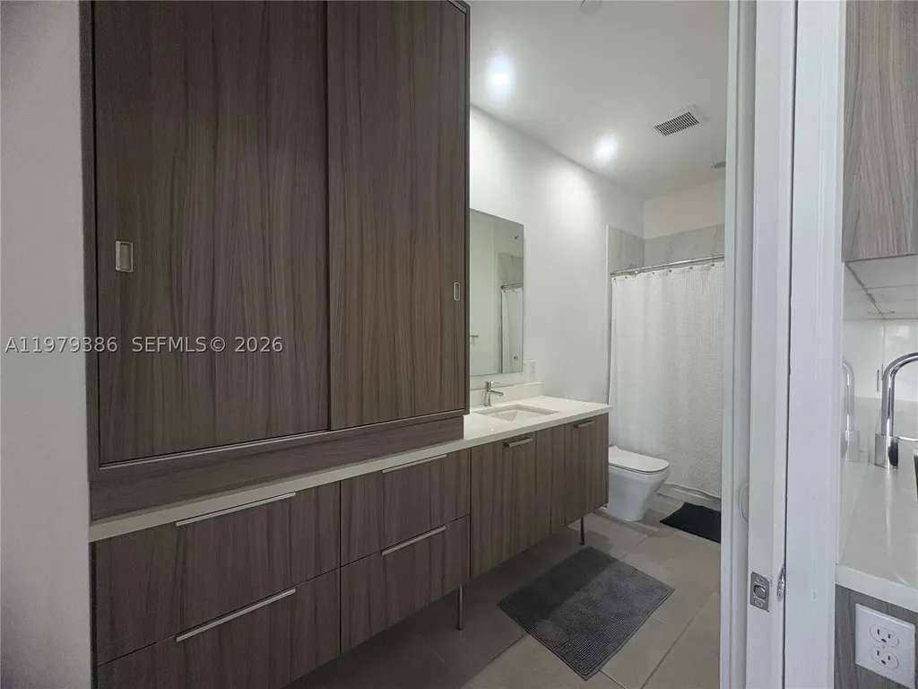 1045 NE 18th Avenue Fort Lauderdale FL 33304