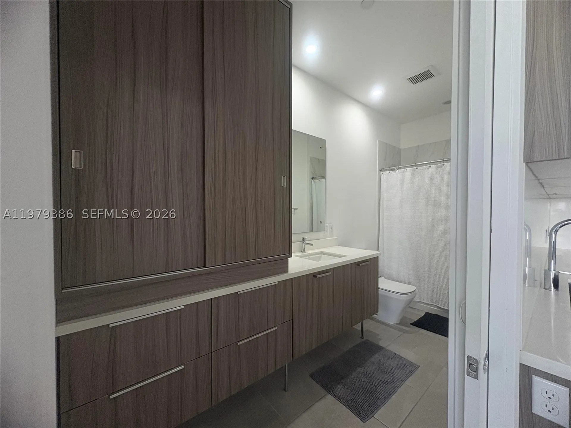 1045 NE 18th Avenue Fort Lauderdale FL 33304
