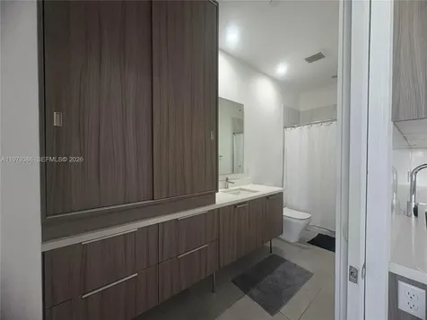 1045 NE 18th Avenue Fort Lauderdale FL 33304