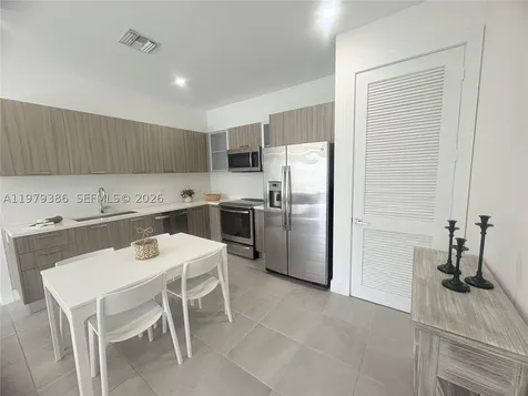 1045 NE 18th Avenue Fort Lauderdale FL 33304