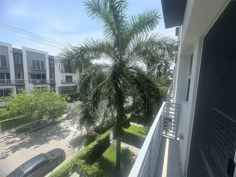 1045 NE 18th Avenue Fort Lauderdale FL 33304