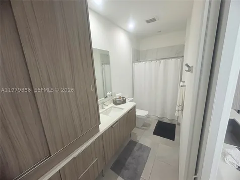 1045 NE 18th Avenue Fort Lauderdale FL 33304