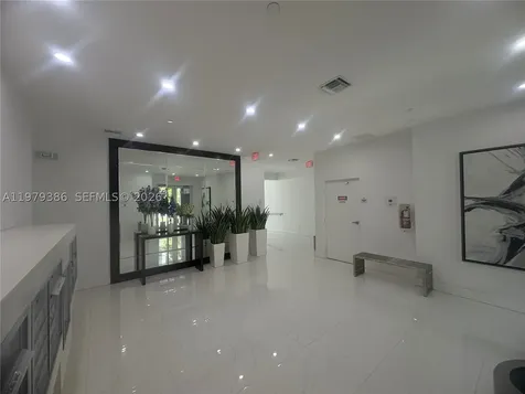 1045 NE 18th Avenue Fort Lauderdale FL 33304