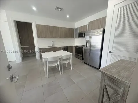 1045 NE 18th Avenue Fort Lauderdale FL 33304