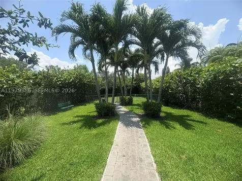 1045 NE 18th Avenue Fort Lauderdale FL 33304