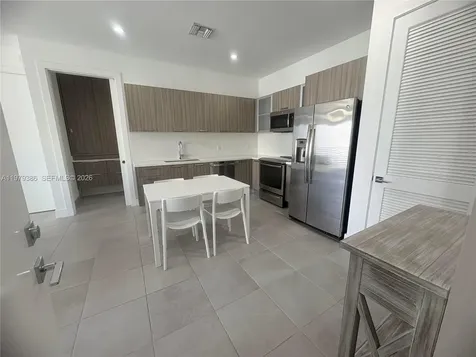 1045 NE 18th Avenue Fort Lauderdale FL 33304